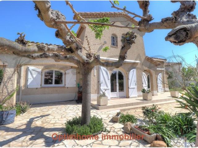 Maison 8 pièces 218 m²