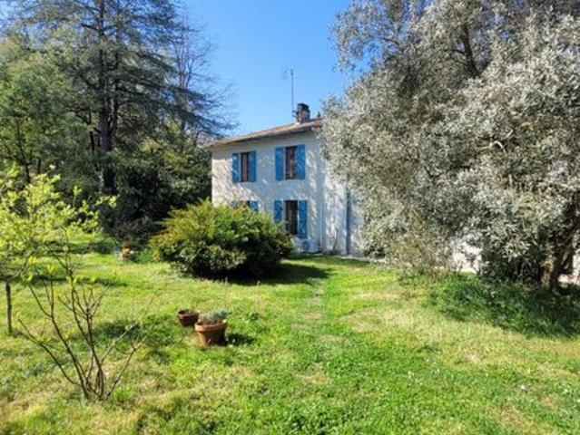 Maison 8 pièces 218 m²