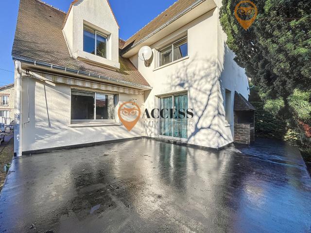 Maison 8 pièces 218 m²