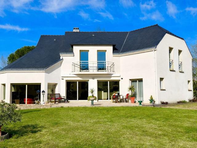 Maison 8 pièces 218 m²