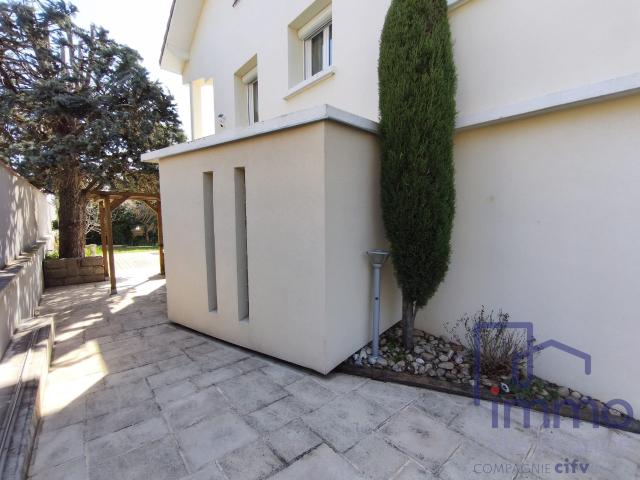 Maison 8 pièces 218 m²