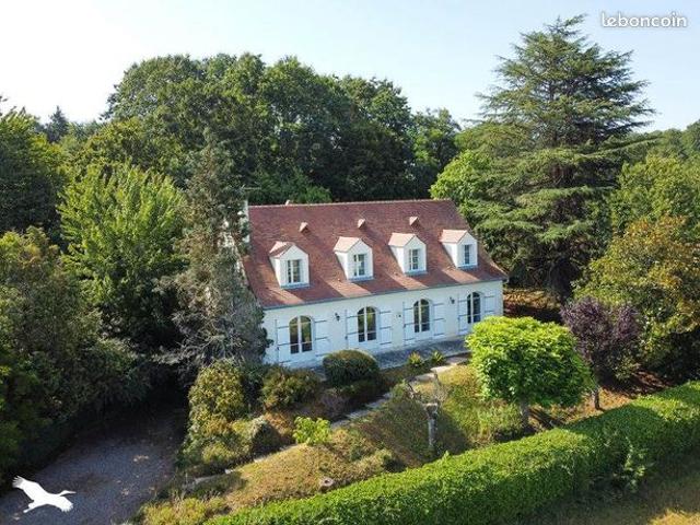 Maison 8 pièces 218 m²