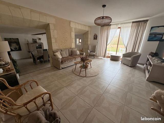Maison 8 pièces 218 m²