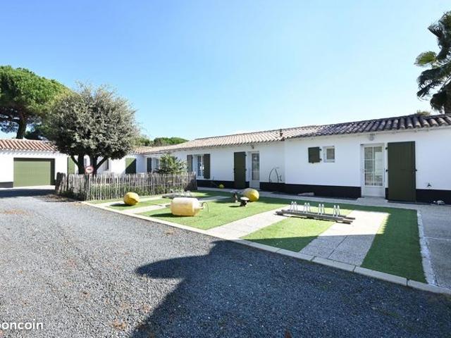 Maison 8 pièces 218 m²