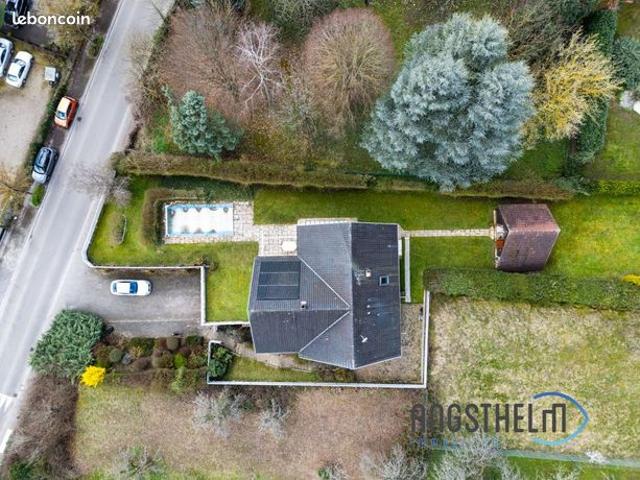 Maison 8 pièces 218 m²