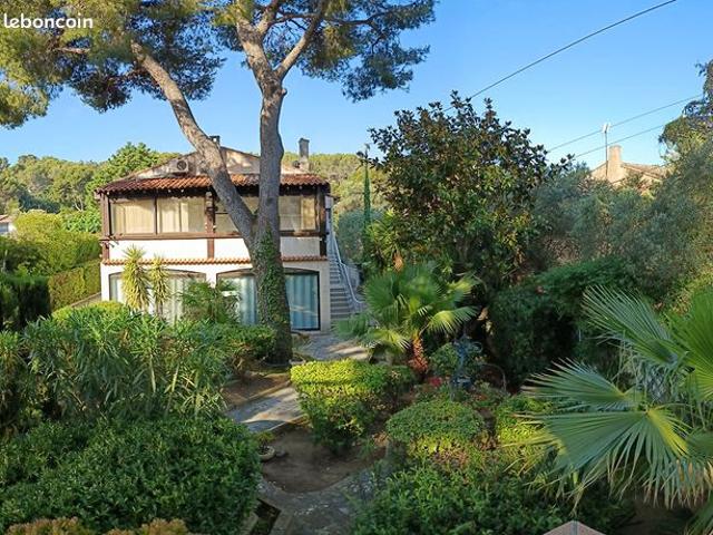 Maison 8 pièces 218 m²