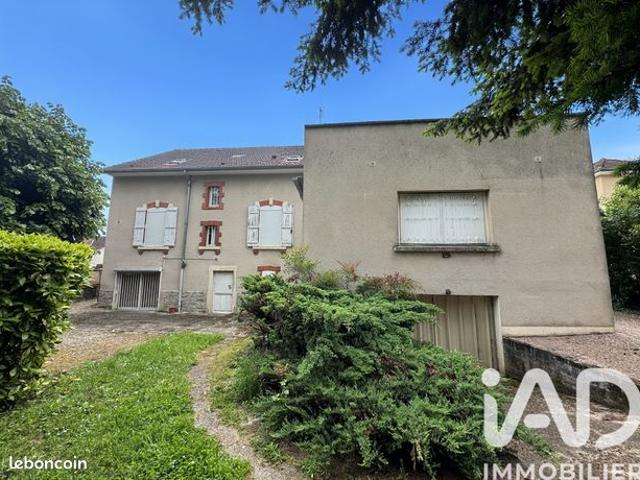 Maison 8 pièces 218 m²