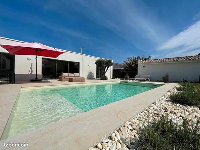 Maison 8 pièces 218 m²