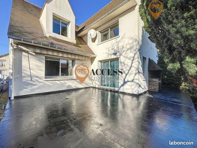 Maison 8 pièces 218 m²