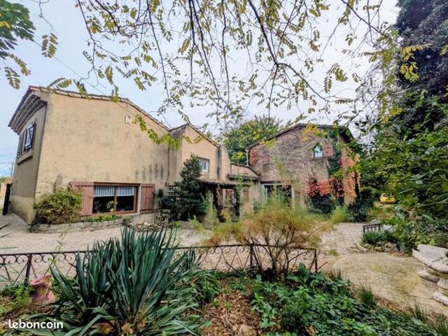 Maison 8 pièces 218 m²