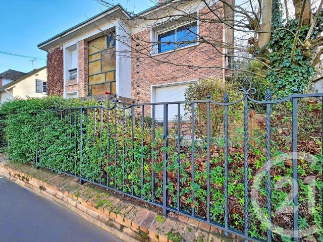 Maison 8 pièces 218 m²