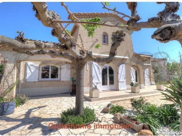Maison 8 pièces 218 m²