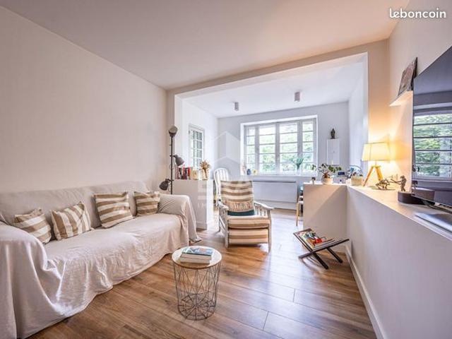 Maison 8 pièces 218 m²
