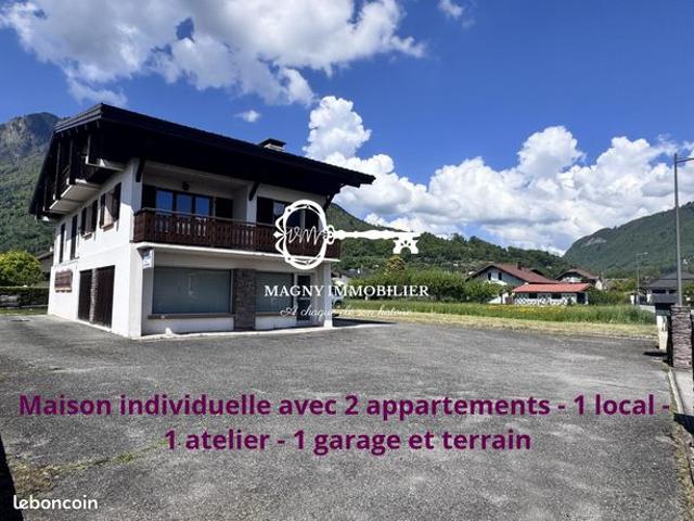 Maison 8 pièces 218 m²
