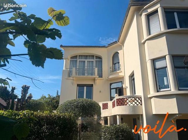 Maison 8 pièces 218 m²