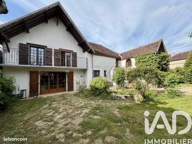 Maison 8 pièces 219 m²