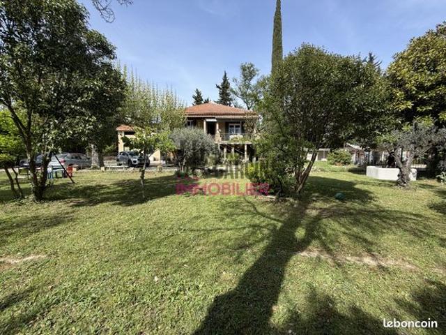 Maison 8 pièces 219 m²