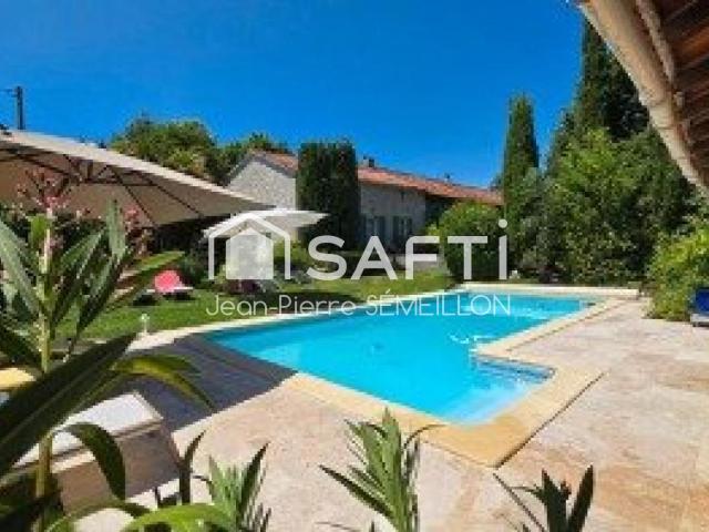 Maison 8 pièces 219 m²