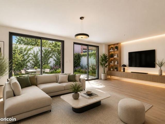 Maison 8 pièces 219 m²