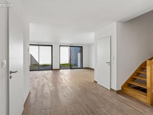 Maison 8 pièces 219 m²