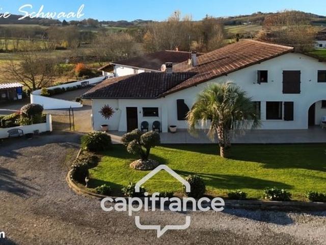 Maison 8 pièces 219 m²