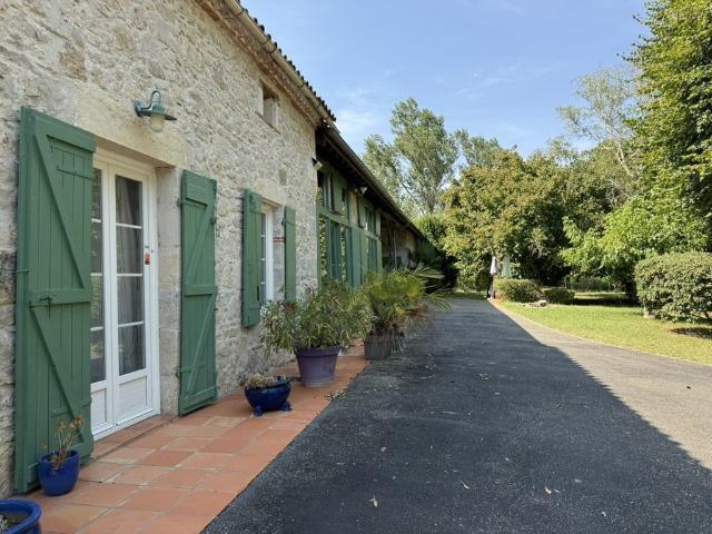 Maison 8 pièces 219 m²