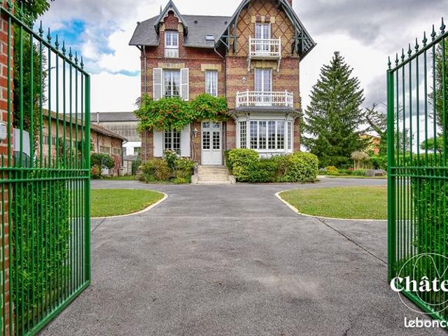 Maison 8 pièces 219 m²