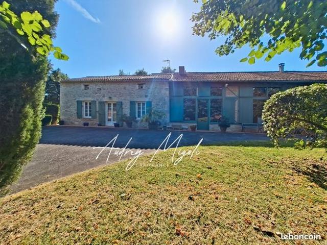 Maison 8 pièces 219 m²