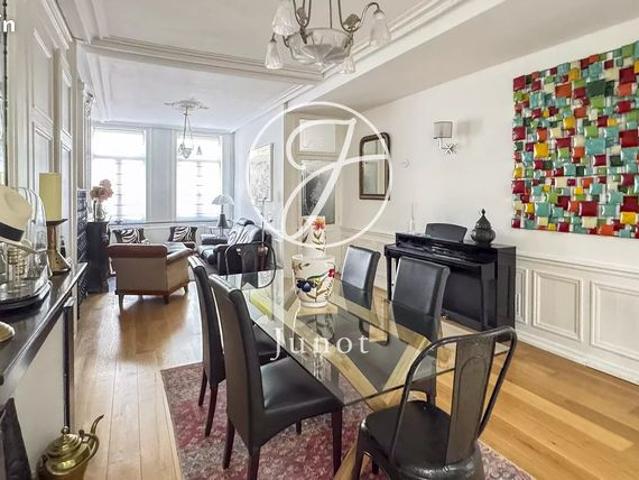 Maison 8 pièces 219 m²
