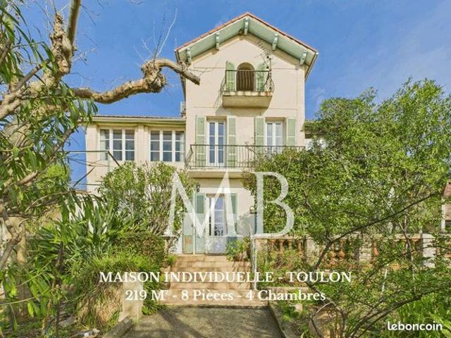 Maison 8 pièces 219 m²