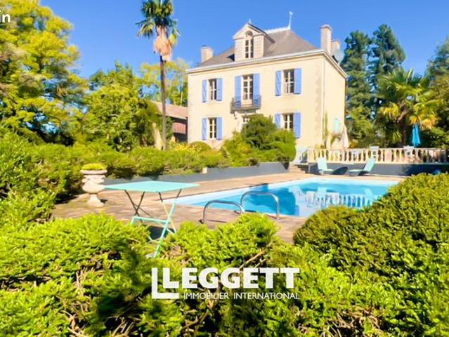 Maison 8 pièces 219 m²