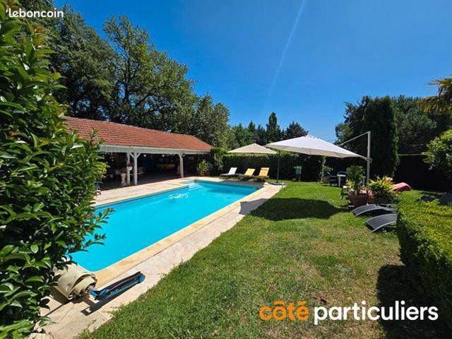 Maison 8 pièces 219 m²