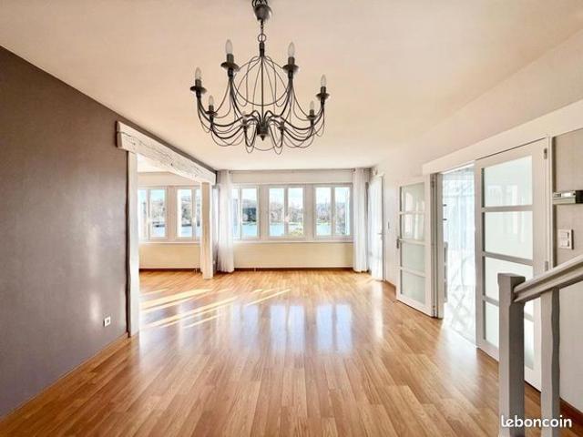 Maison 8 pièces 219 m²