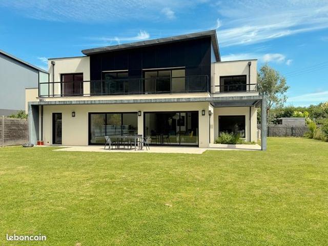Maison 8 pièces 219 m²