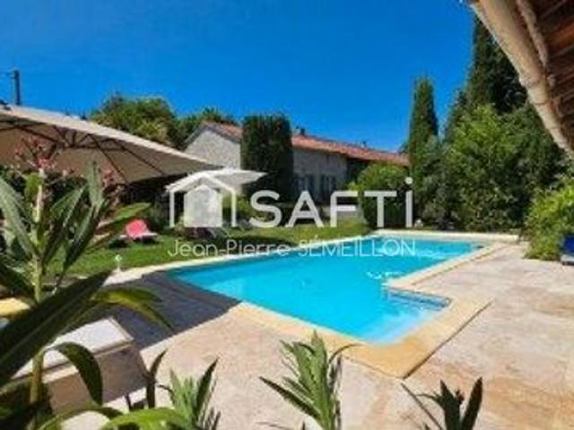 Maison 8 pièces 219 m², piscine, box chevaux