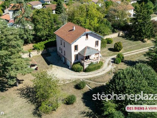 Maison 8 pièces 210 m²