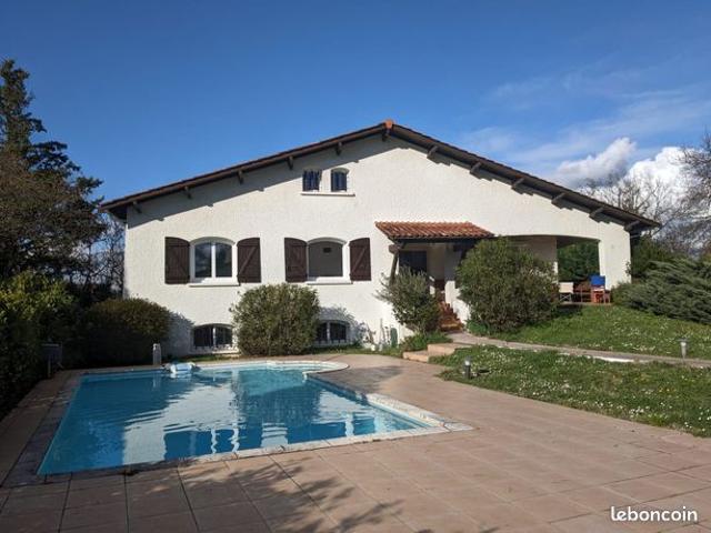 Maison 8 pièces 210 m²