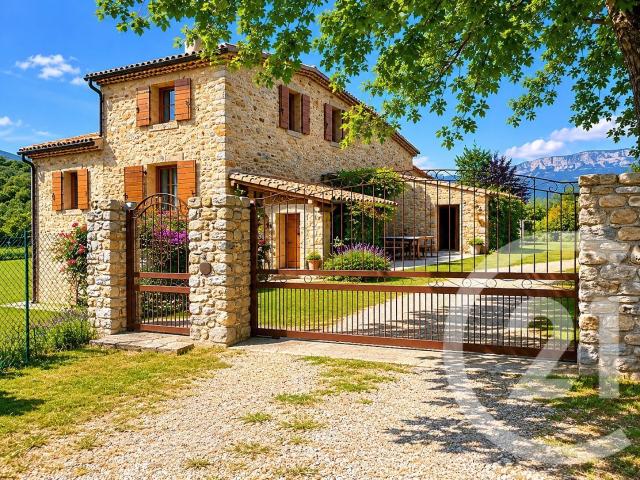 Maison 8 pièces 210 m²