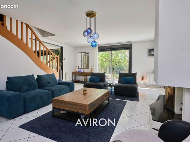Maison 8 pièces 210 m²