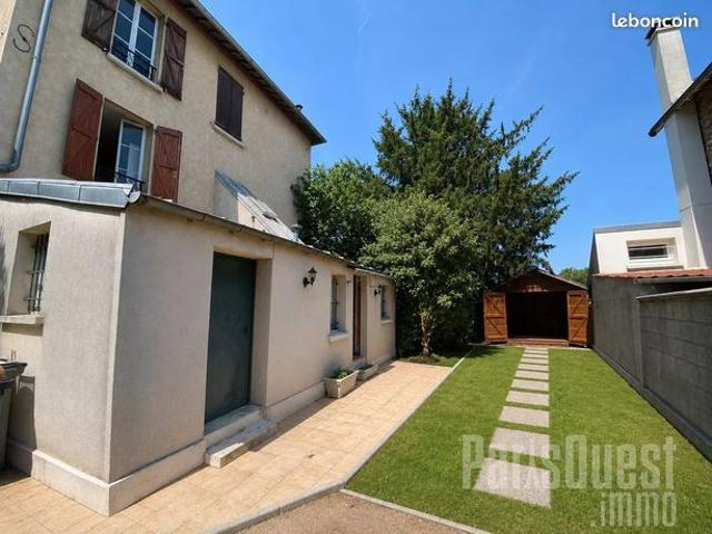 Maison 8 pièces 210 m²