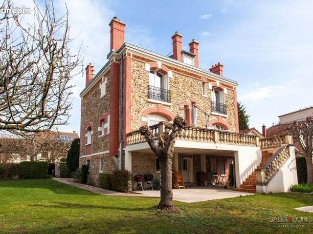 Maison 8 pièces 210 m²