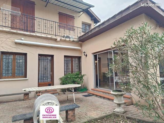 Maison 8 pièces 210 m²