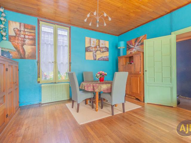 Maison 8 pièces 210 m²