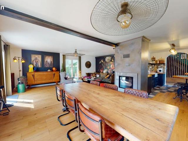 Maison 8 pièces 210 m²