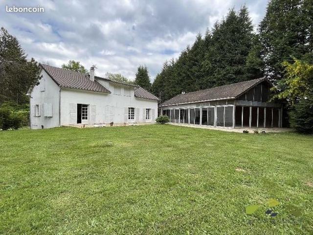 Maison 8 pièces 210 m²