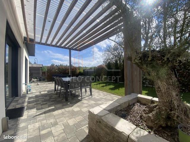 Maison 8 pièces 210 m²