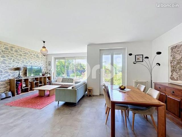 Maison 8 pièces 210 m²
