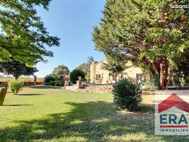 Maison 8 pièces 210 m²