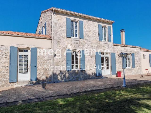 Maison 8 pièces 210 m²