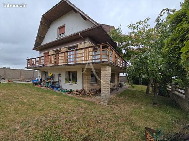 Maison 8 pièces 210 m²